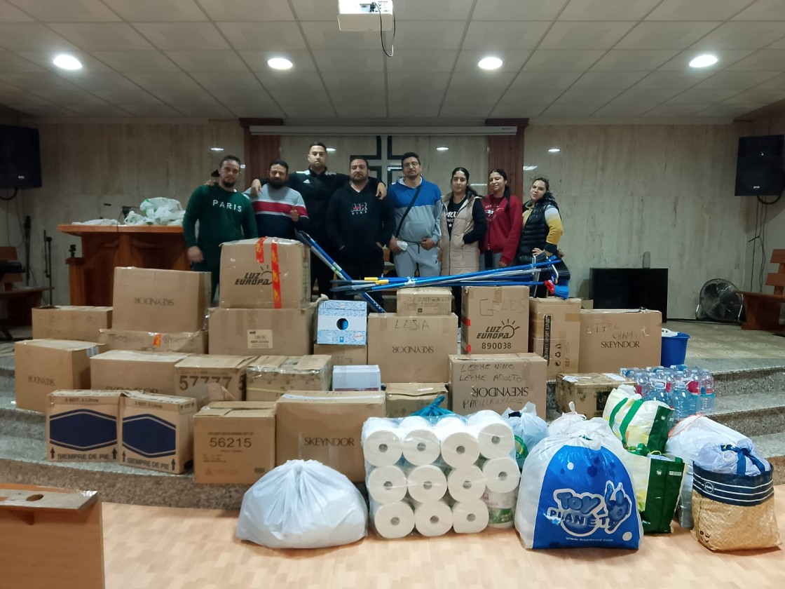 Vecinos de Pomecia  hacen donaciones para los damnificados de Valencia