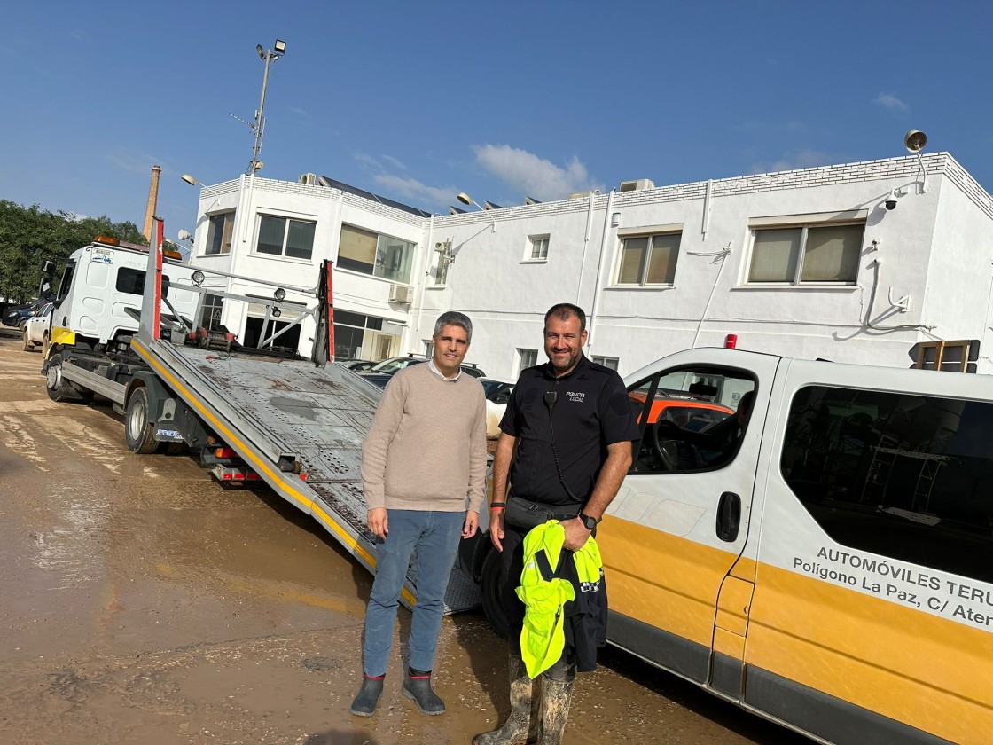 El concesionario de Renault y Dacia en Teruel fleta dos furgonetas para Valencia