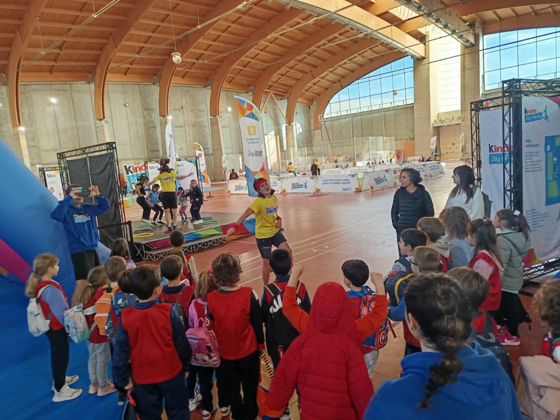 Arranca la Kinder Joy of moving Experience en Teruel, una propuesta lúdica para promover la actividad física entre los niños y jóvenes turolenses