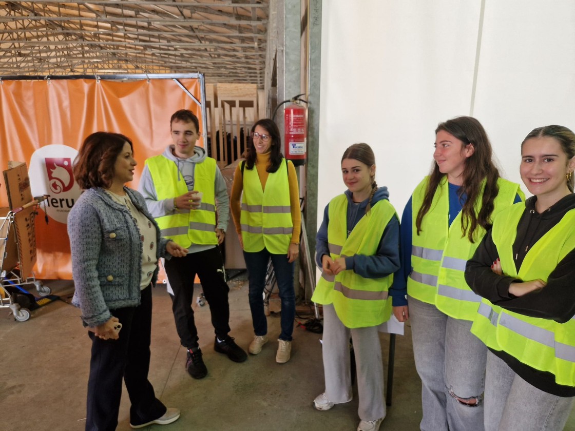 Finaliza la recogida de material que se centralizaba en el Palacio de Exposiciones de Teruel para los afectados por la dana