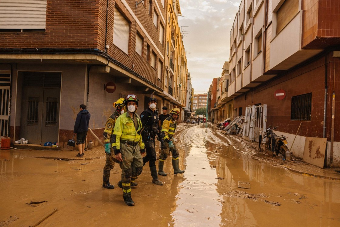 Un nuevo dispositivo de Bomberos de la Diputación de Teruel releva a sus compañeros en Catarroja