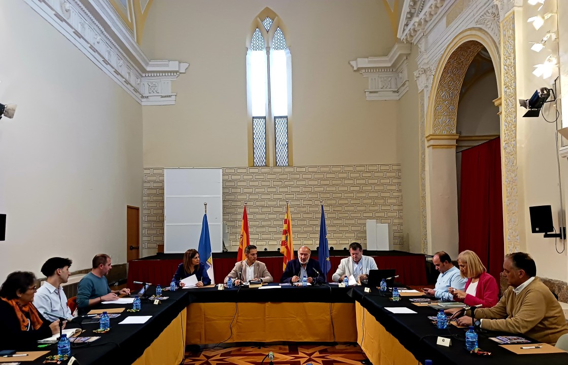 La Asociación Aragonesa de Municipios de la Vera Cruz se reúne en Calatayud con presencia turolense