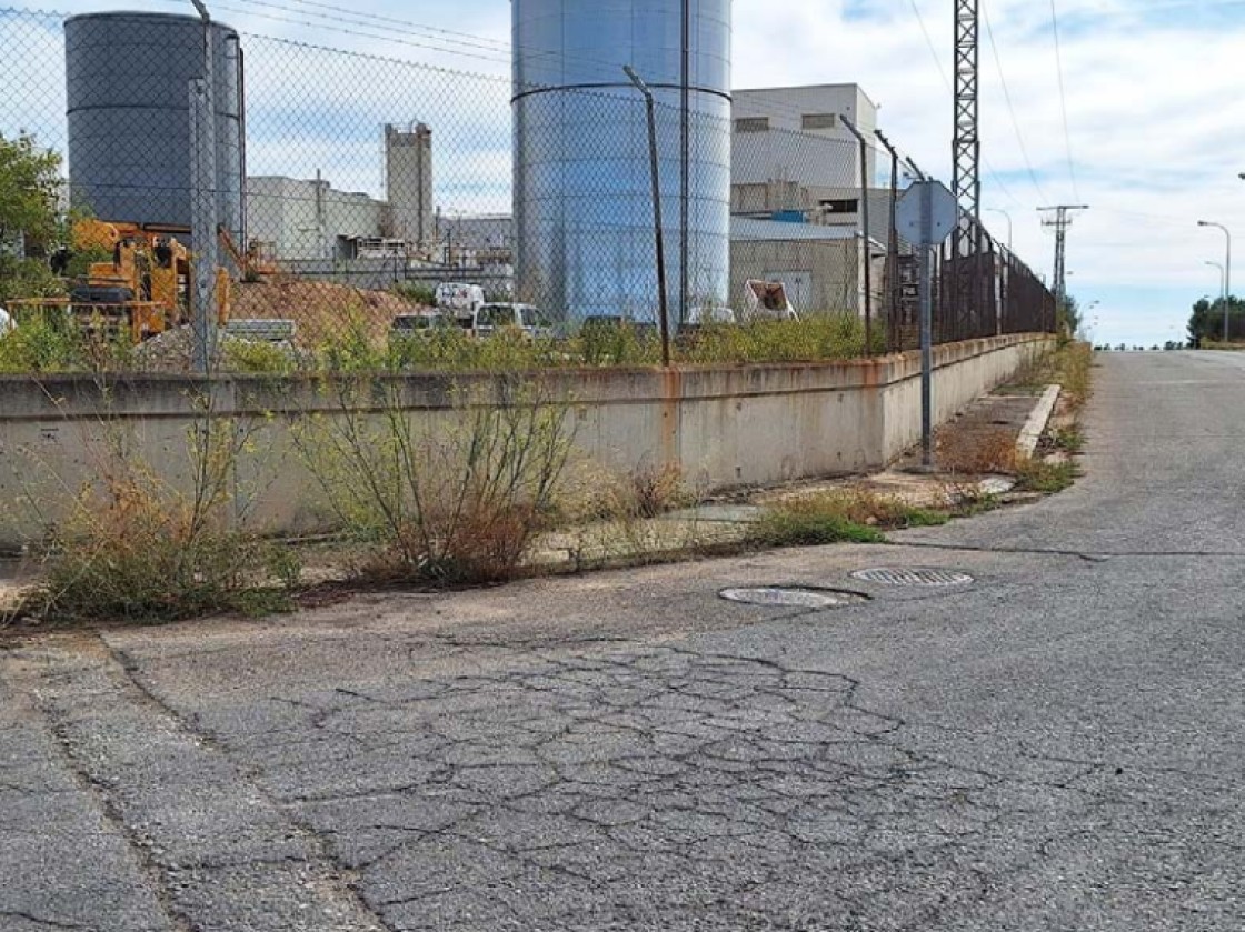 El polígono Las Horcas de Alcañiz tendrá un aparcamiento para camiones junto al bar