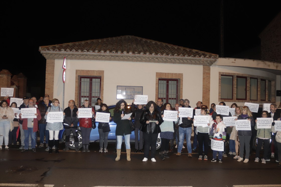 Los vecinos de San Francisco denuncian falta de información de Aguas de Teruel