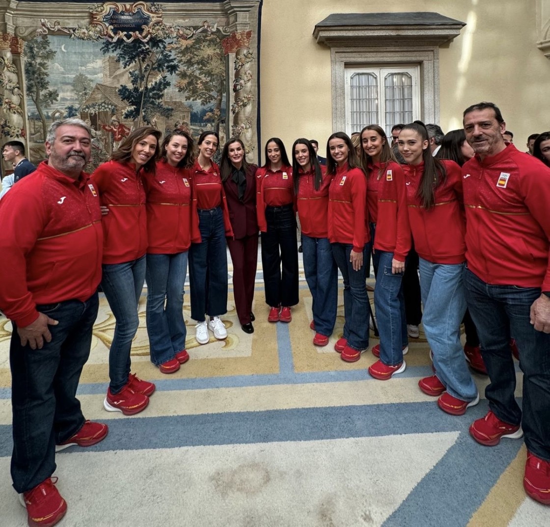 Alba Bautista y las olímpicas españolas de gimnasia rítmica, en un torneo en Galicia