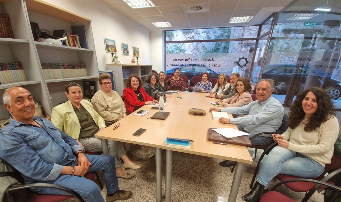 La alcaldesa anuncia la elaboración de un estudio de mejora de las laderas del Barrio del Carmen