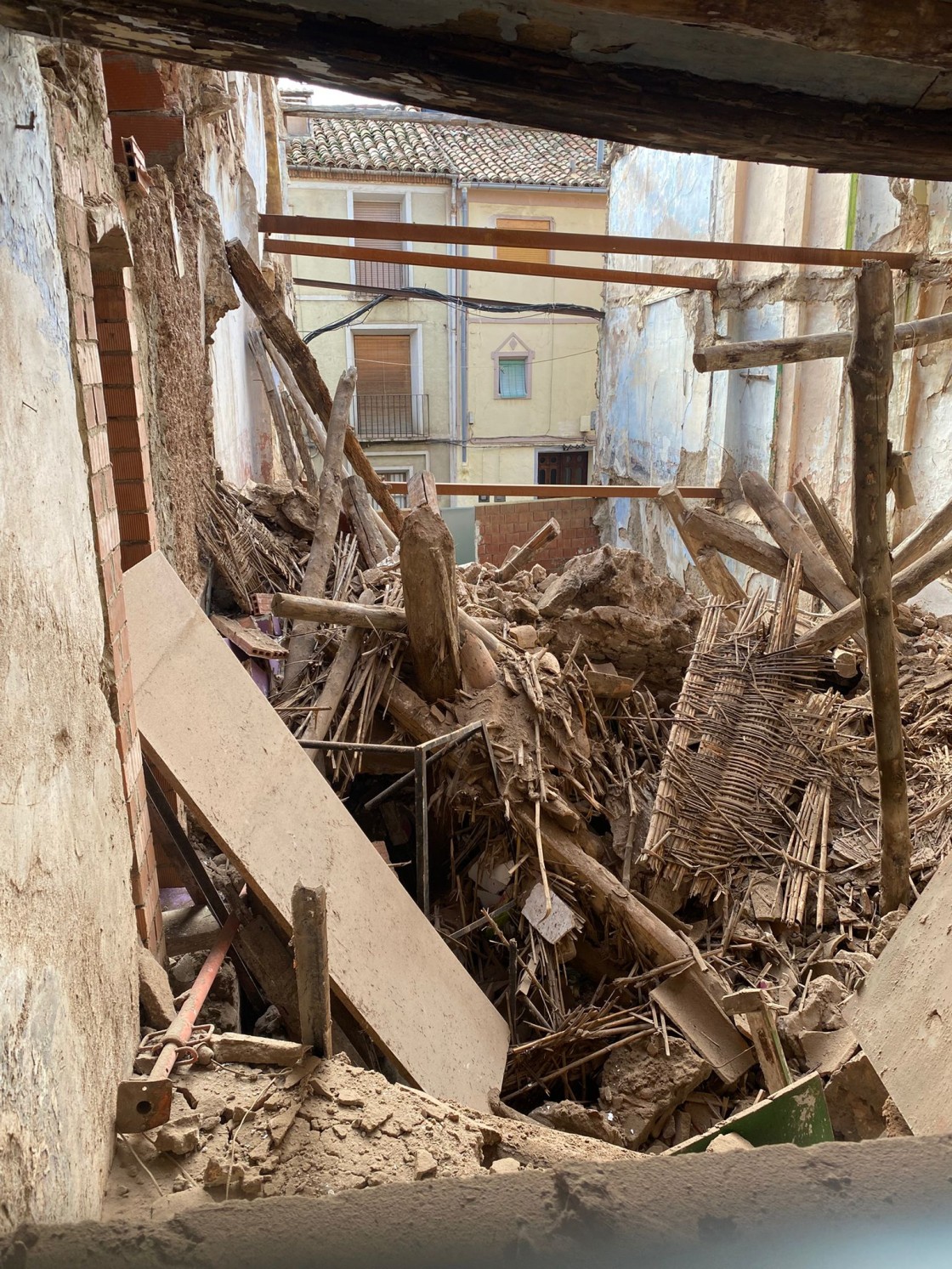 Montalbán derribará este miércoles la primera de las casas que quedaron en ruina tras la dana