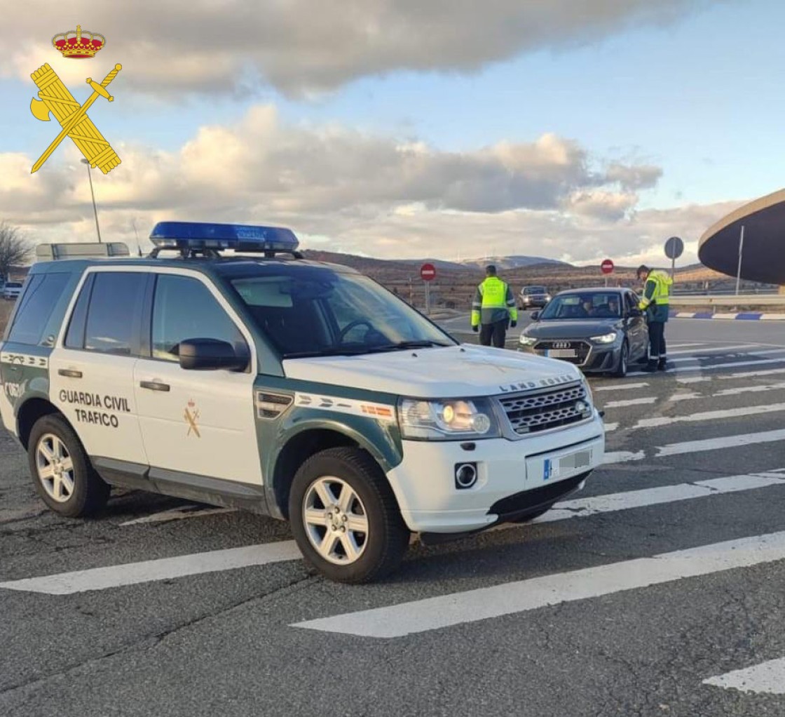 La Guardia Civil detiene a un conductor borracho que circula más de 8 kilómetros en sentido contrario por la A-23