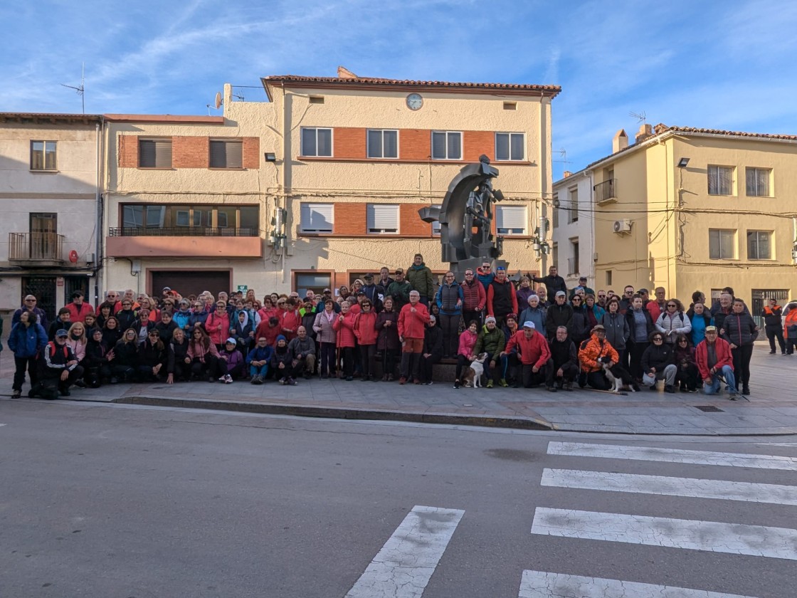 El Club Senderista Comarcal reúne casi 4.500 euros con una marcha para los afectados por la dana