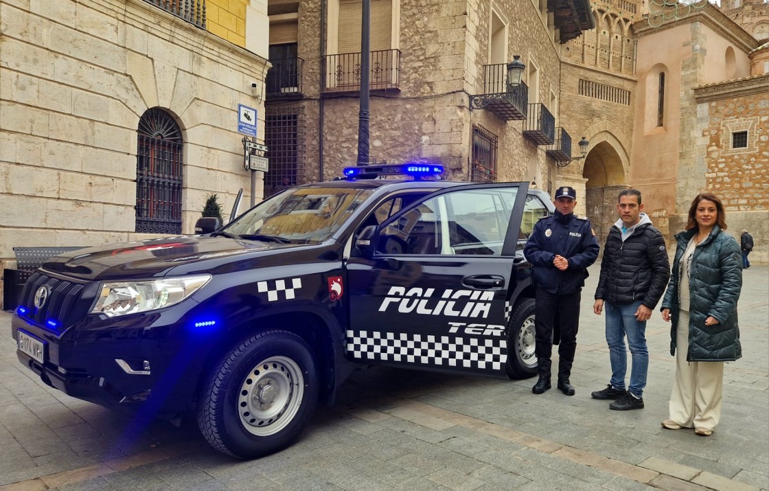 La Policía Local de Teruel presenta su nuevo vehículo todoterreno