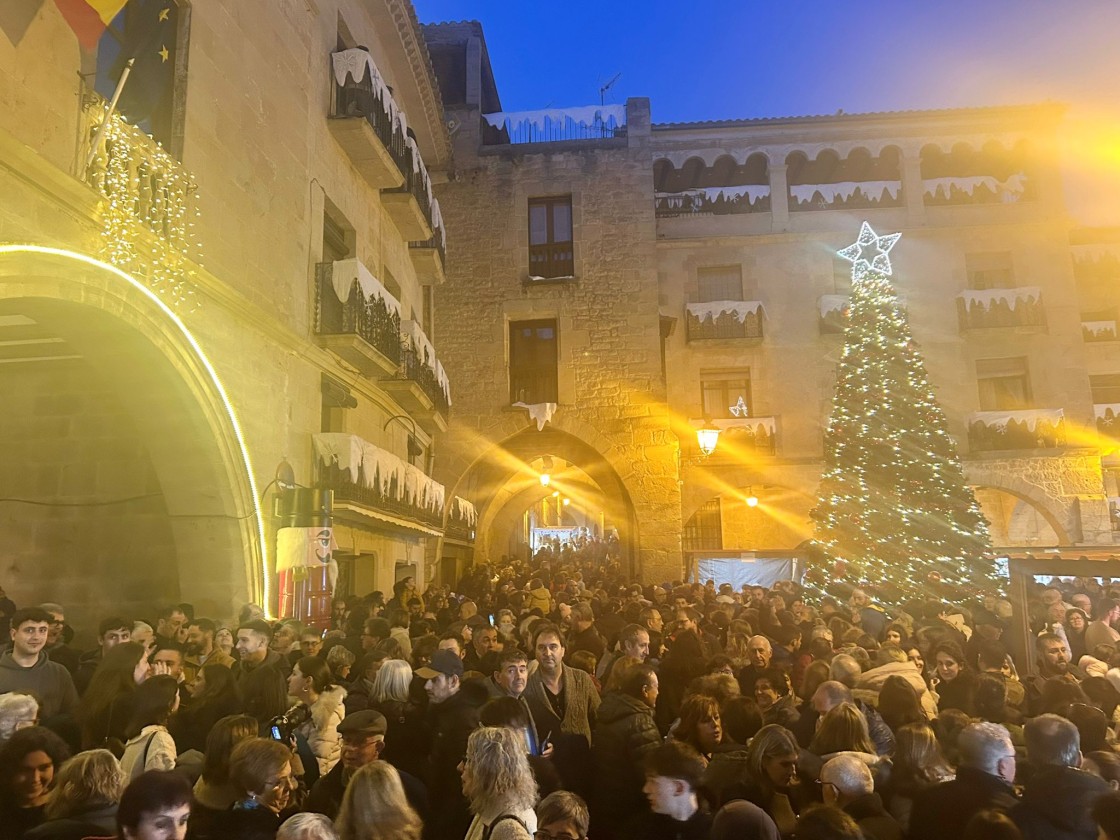 Calaceite combina Navidad y aceite para dar la bienvenida a las fiestas