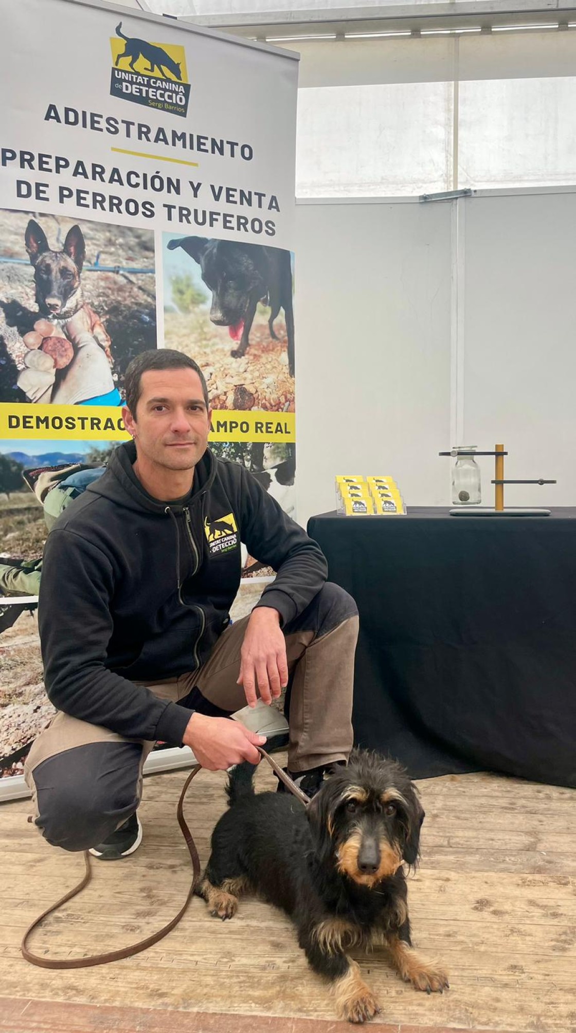 Sergi Barrios, psicólogo canino y preparador de perros para búsqueda de trufa: “Para formar a un perro trufero, me fijo en si son juguetones y comilones además de sociables”