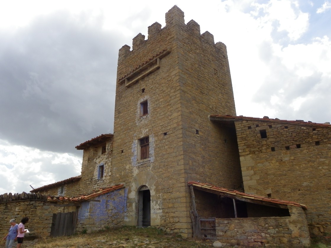 Del gótico al clasicismo, las masías fortificadas del Maestrazgo plasman el arte de su tiempo en pleno campo