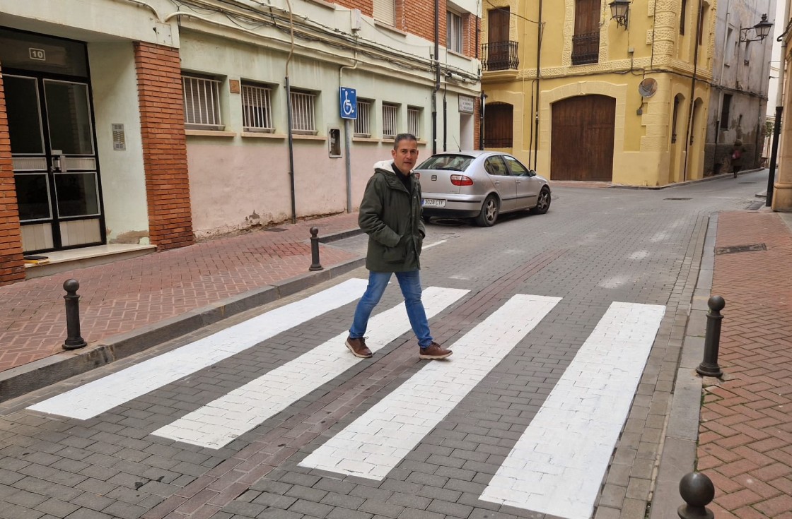 El Ayuntamiento de Teruel está llevando a cabo un plan de pintado de marcas viales en calles de la capital con un presupuesto de 400.000 euros