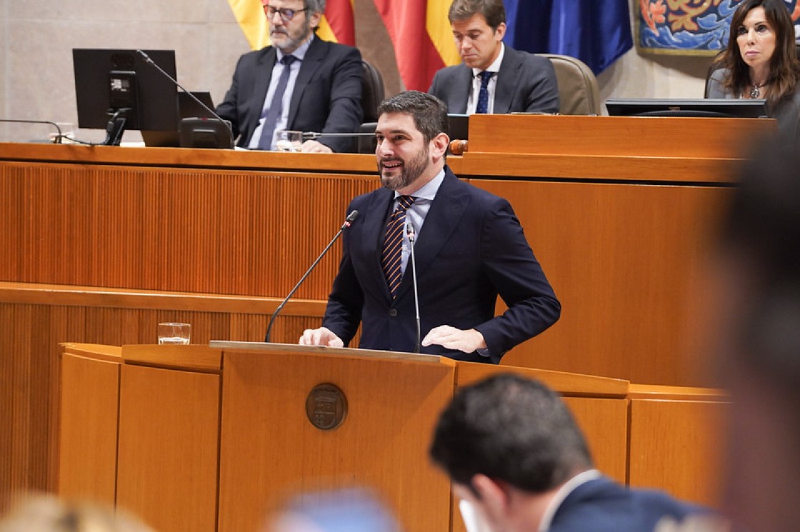 La iniciativa de Vox sobre las autovías en las Cortes decae con un agrio debate político