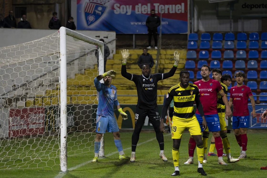 El CD Teruel se estampa contra el muro del Aragón y pierde su primer partido en casa (0-1)