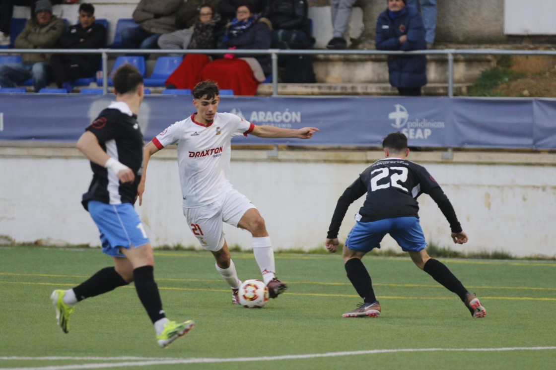 El Utrillas encuentra la recompensa a  su dominio en el gol ganador de Ibra (1-0)