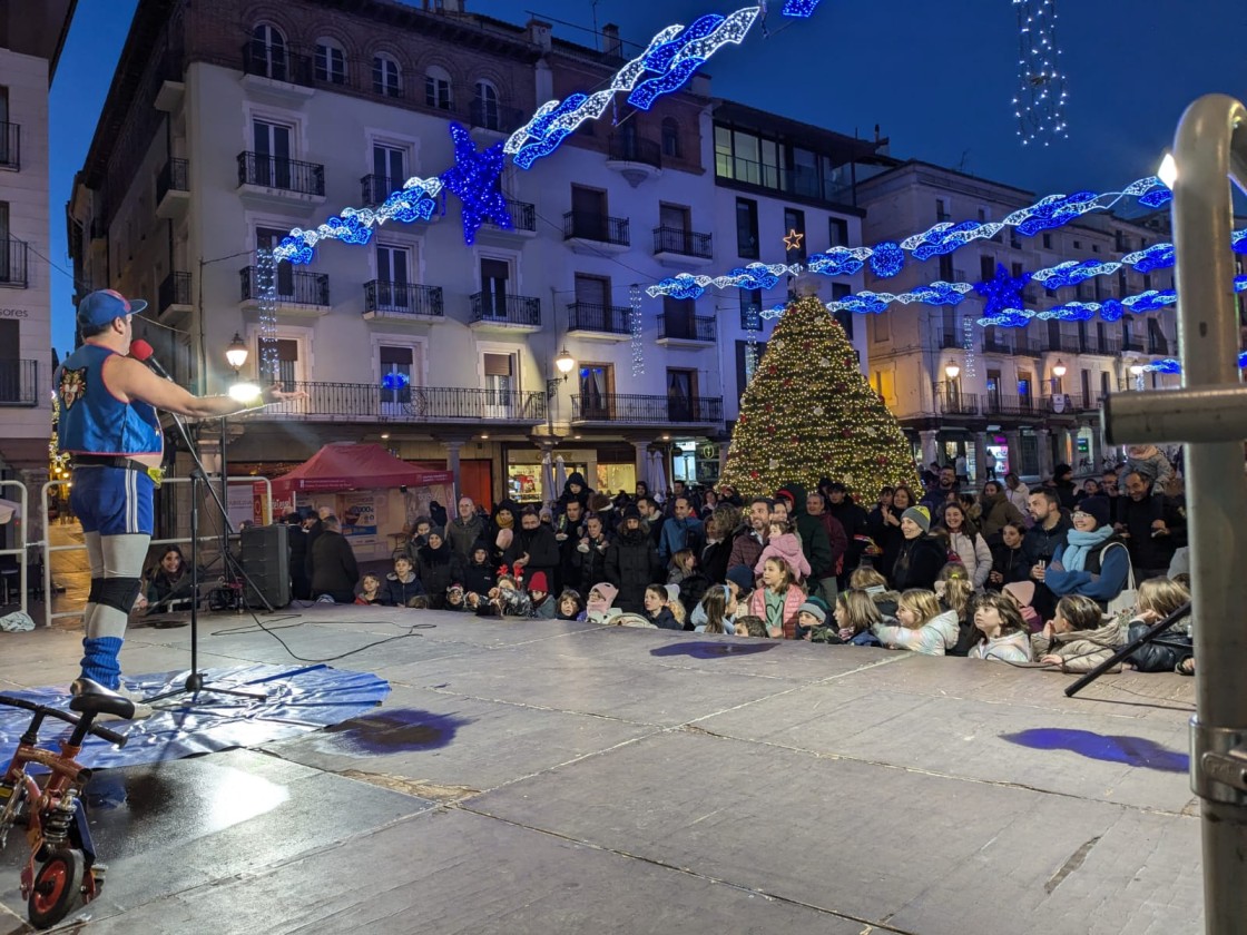 Jotas y risas para pasar un buen rato dentro del ambiente navideño de Teruel