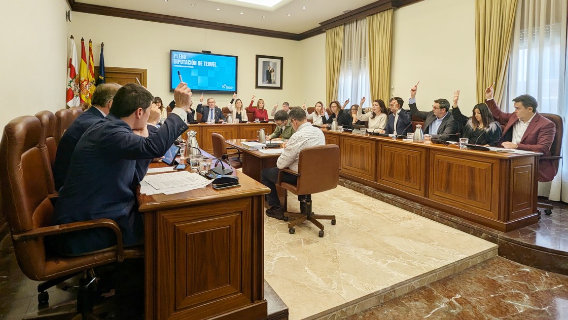 La Diputación aprueba el nuevo cuadrante de bomberos entre protestas de parte del servicio