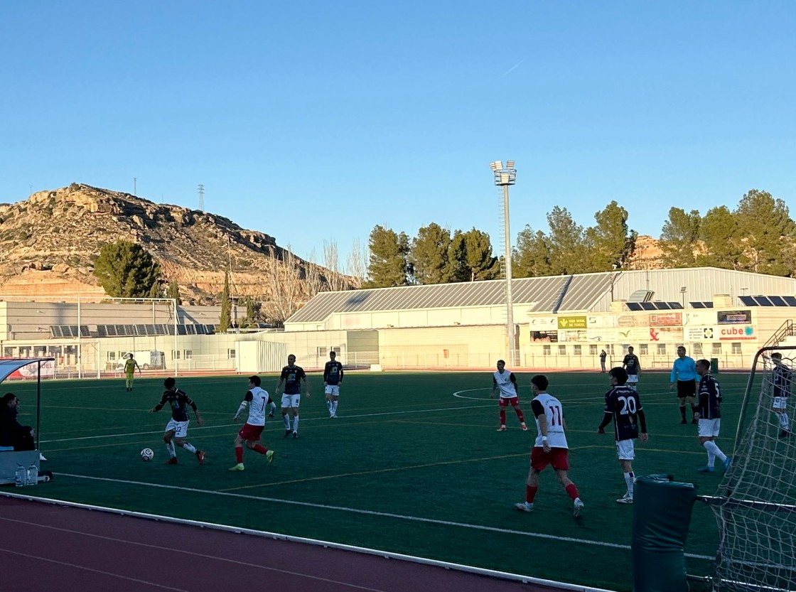 El Alcañiz regresa al triunfo ante un duro Pradillano para seguir tercero en Preferente (2-1)