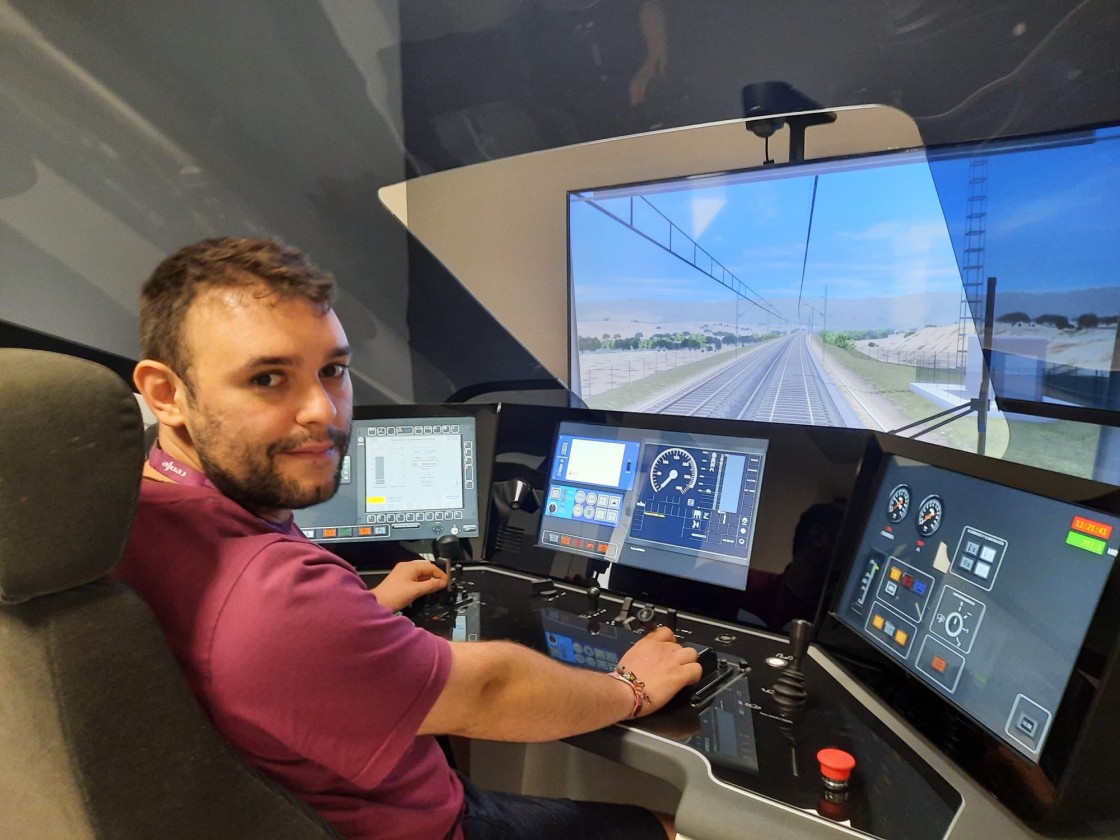 Jóvenes turolenses apuestan por la carrera de maquinista de tren para poder asentarse en Teruel