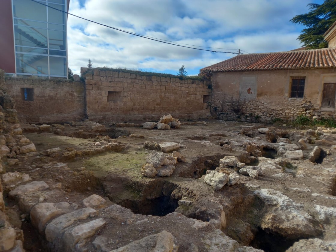 Fuentes Claras  apuesta por recuperar y valorizar los nuevos restos de su castillo