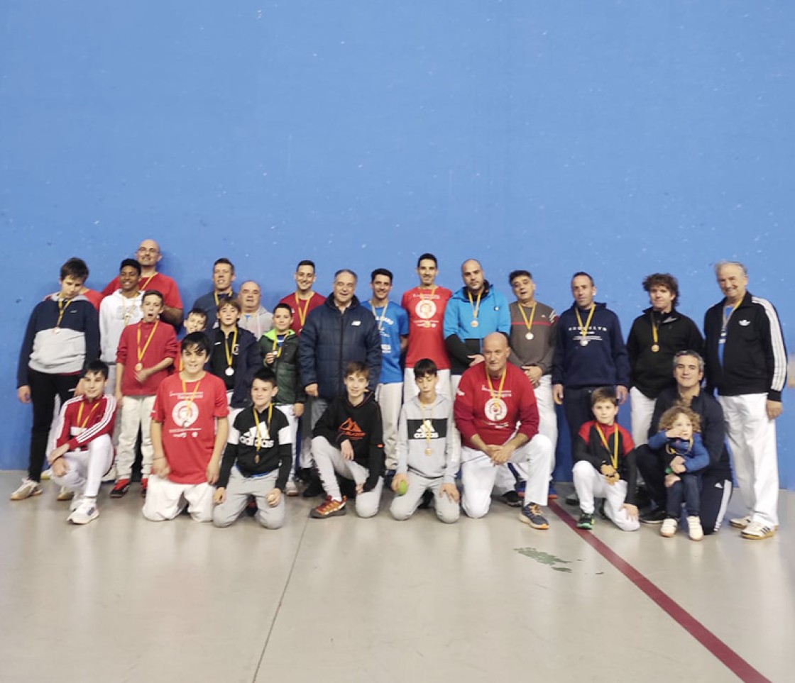 Los pelotaris de Mora reinan en el I Torneo de Trinquete Ciudad de Teruel