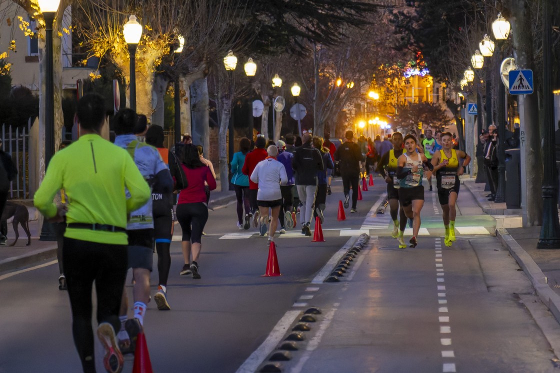 Teruel saluda 2025 a la carrera en una San Silvestre con 1.100 participantes