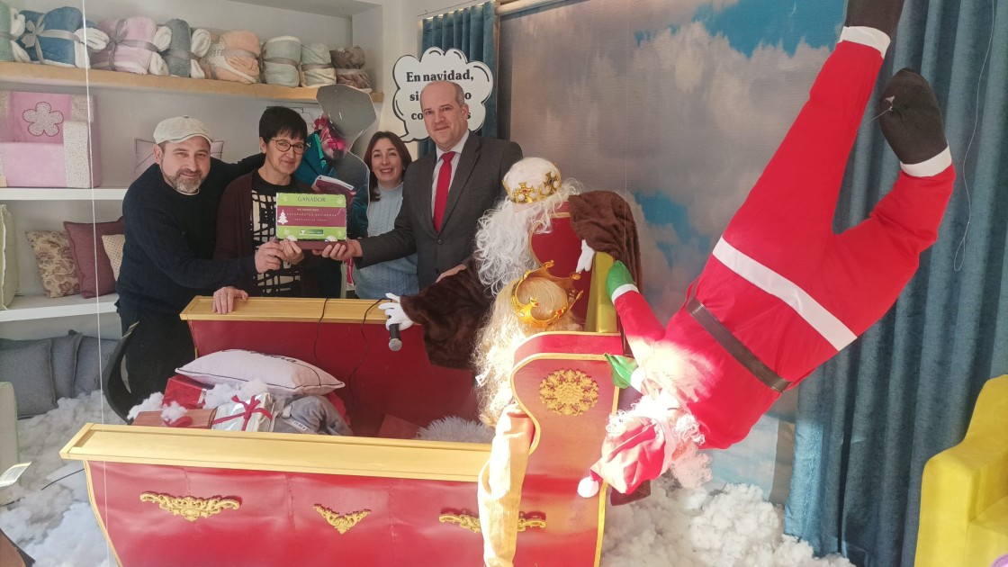 Gervasio Decoración de Teruel y Joyería Aribiz de Alcañiz ganan el concurso de escaparates navideños de la Asociación Provincial Comercio Teruel