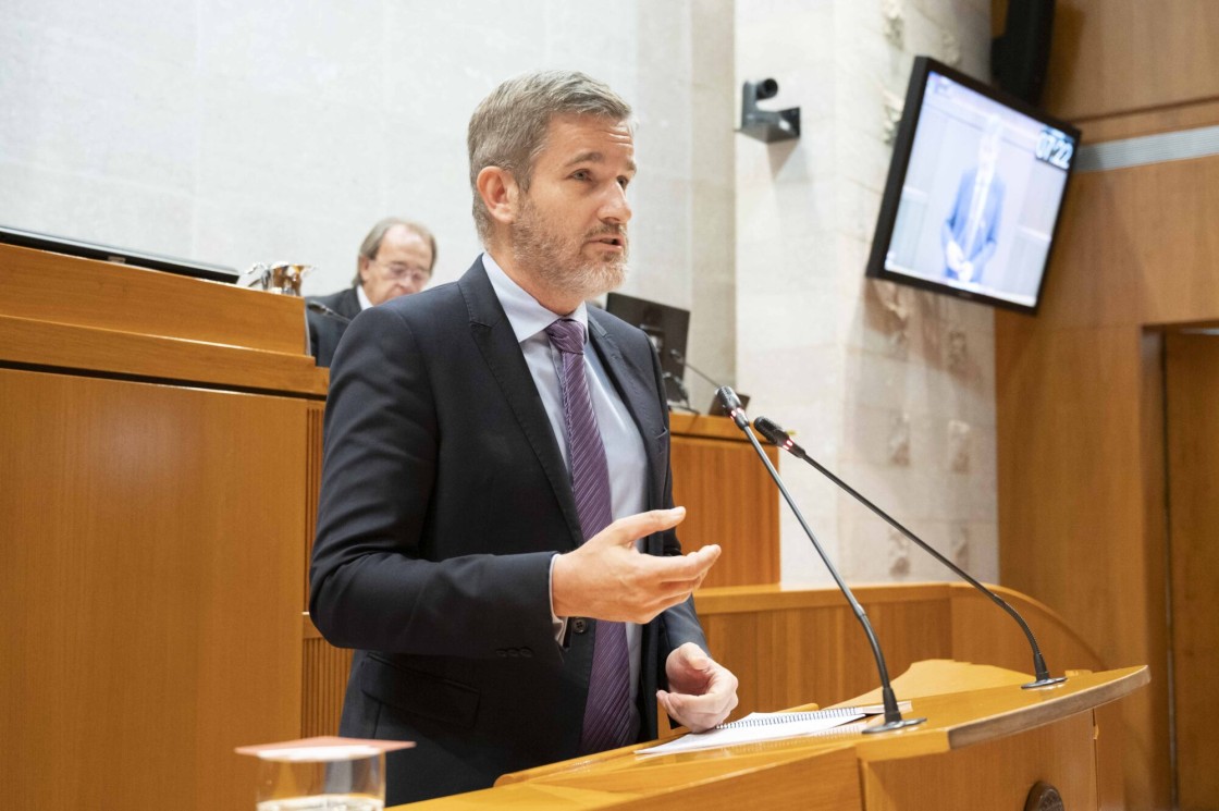 El diputado socialista Ignacio Urquizu renuncia a su escaño en las Cortes de Aragón