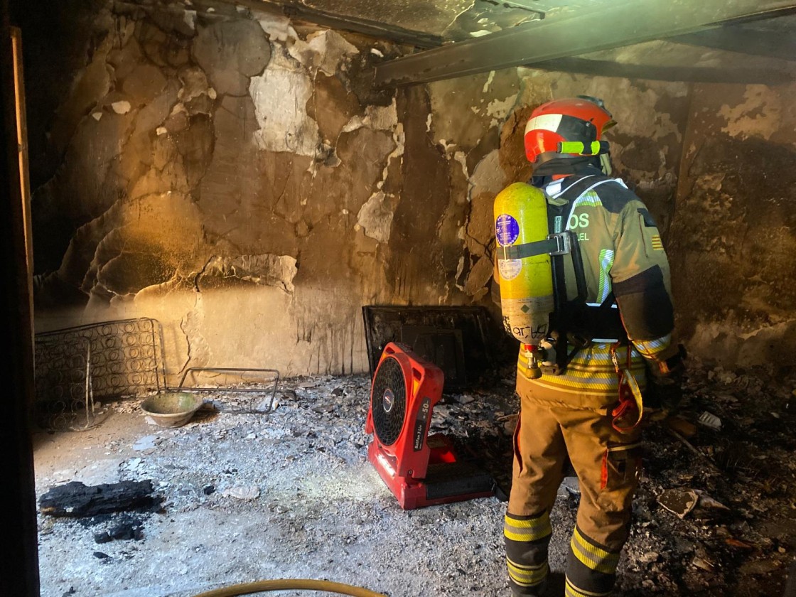 Incendio sin daños personales en una vivienda de La Fresneda a causa de una chimenea