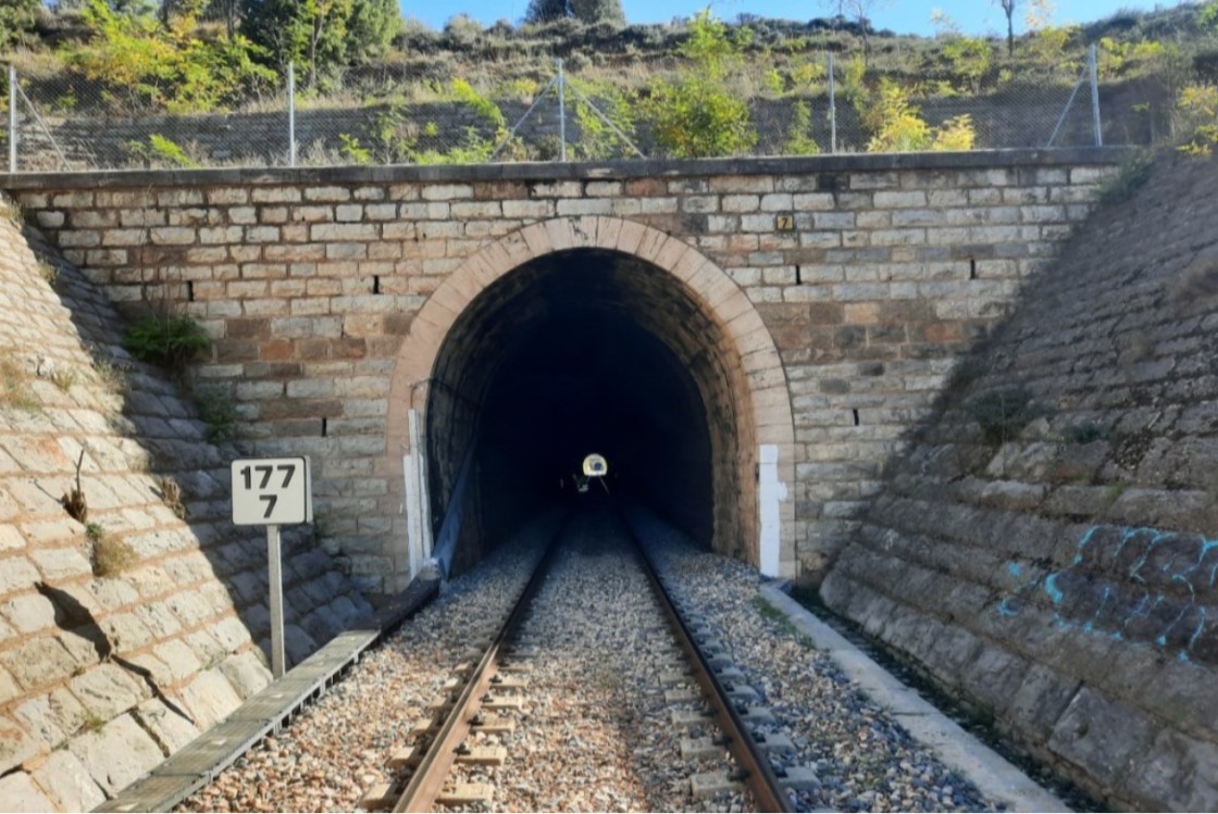 Formalizado el contrato para el seguimiento de las obras del tren