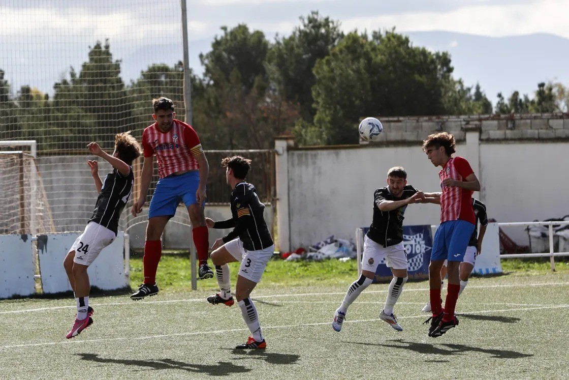 Atlético Teruel y Cella reciben a dos gallitos para ayudar al Alcañiz