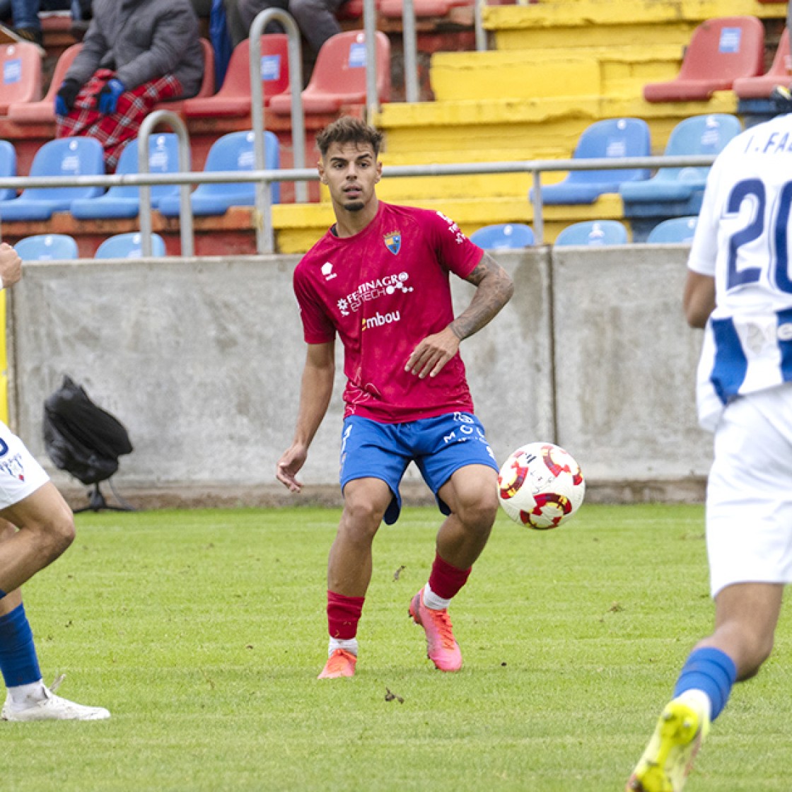 El mediocentro Dani Cervera se desvincula del club rojillo