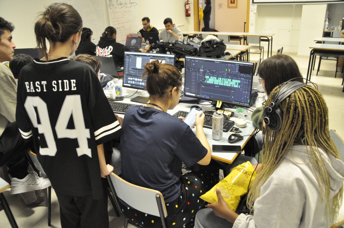 Los quince equipos participantes cerrarán hoy su paso por la Global Game Jam de Teruel