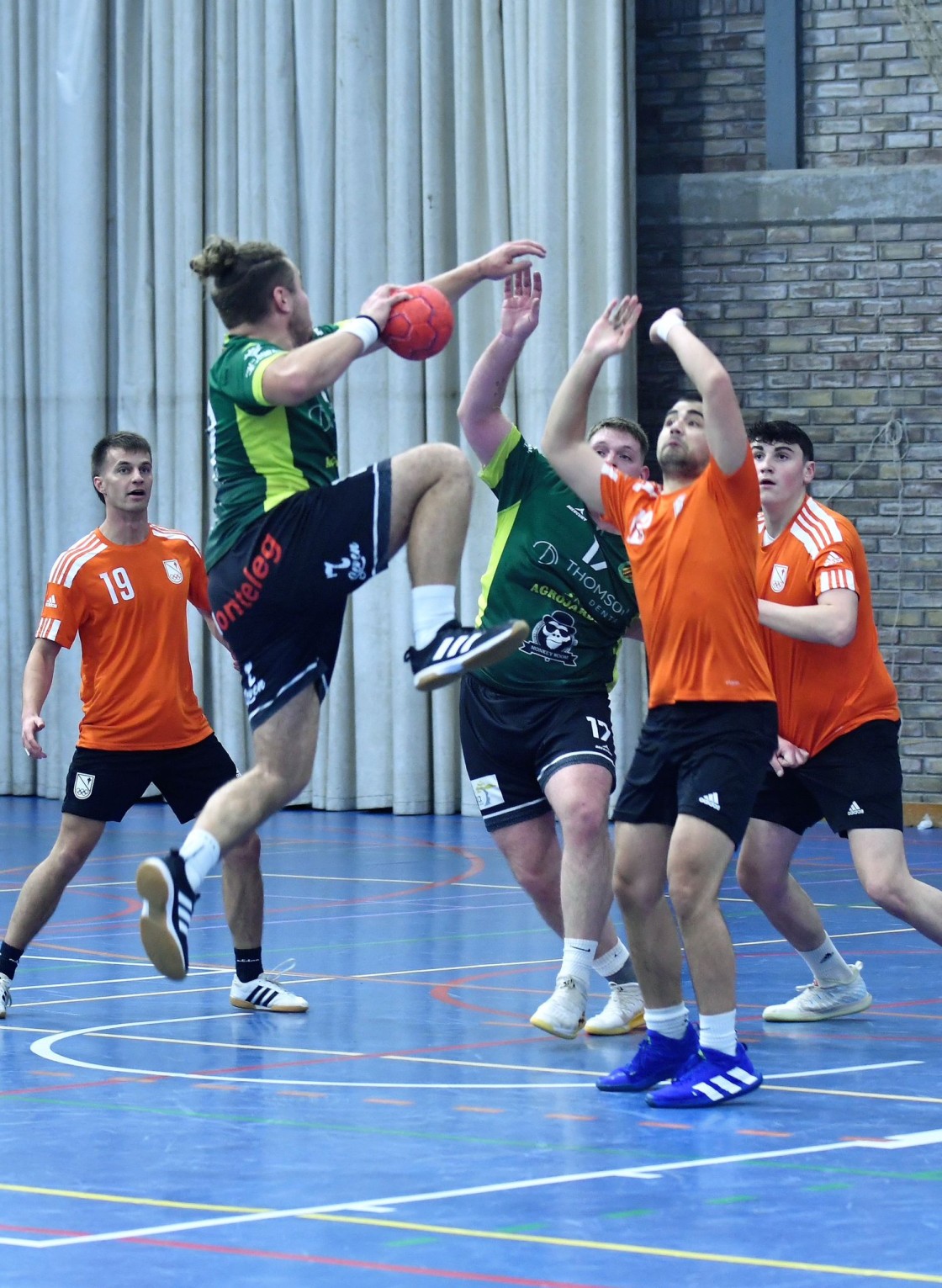 El Balonmano Alcañiz se impone al líder por la mínima en Territorial