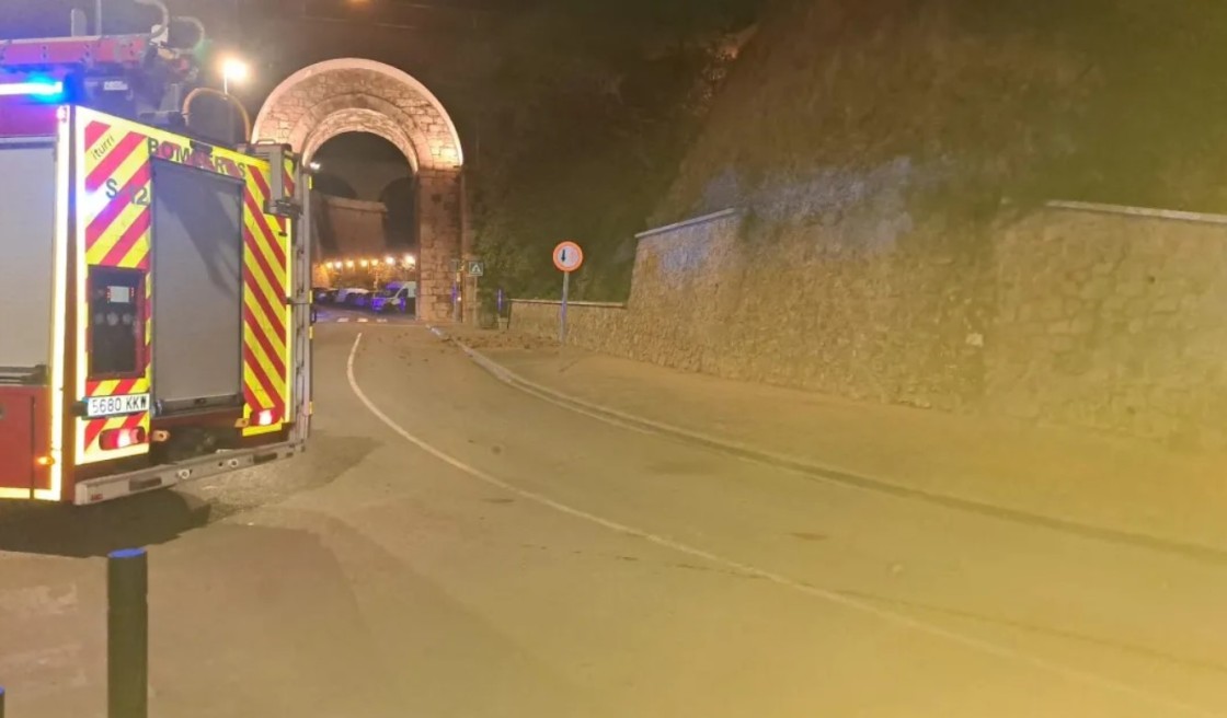 La calle Bajo Los Arcos de Teruel se corta al tráfico el lunes para consolidar las laderas