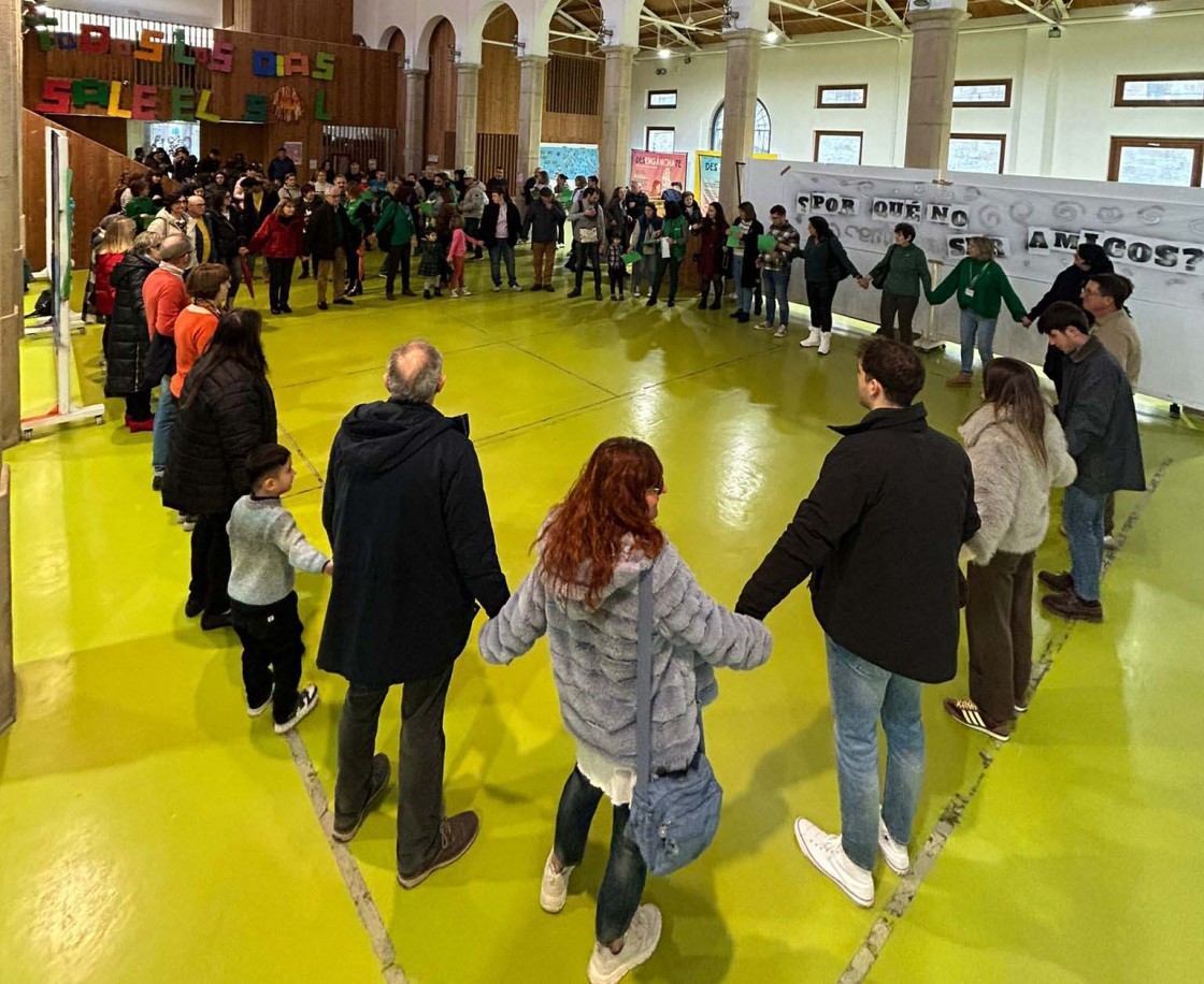 Alcañiz se une para concienciar sobre el cáncer bajo el lema ‘Más esperanza y más vida’