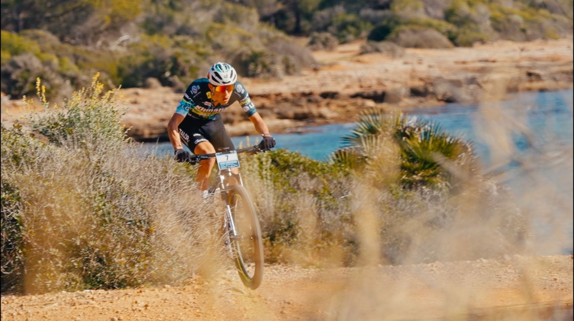 Arranque dubitativo de Roberto Bou en la Mediterranean de Castellón