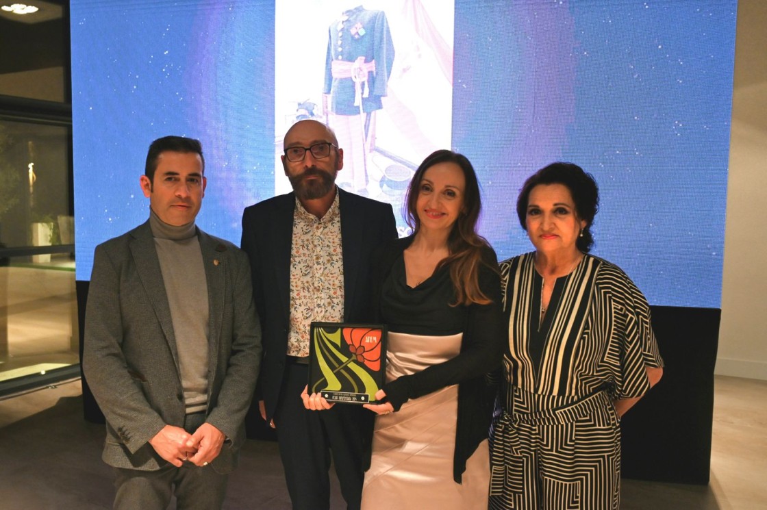 La Fundación Bodas de Isabel consigue el premio a la Mejor Vestimenta en los II Premios Nacionales Modernistas