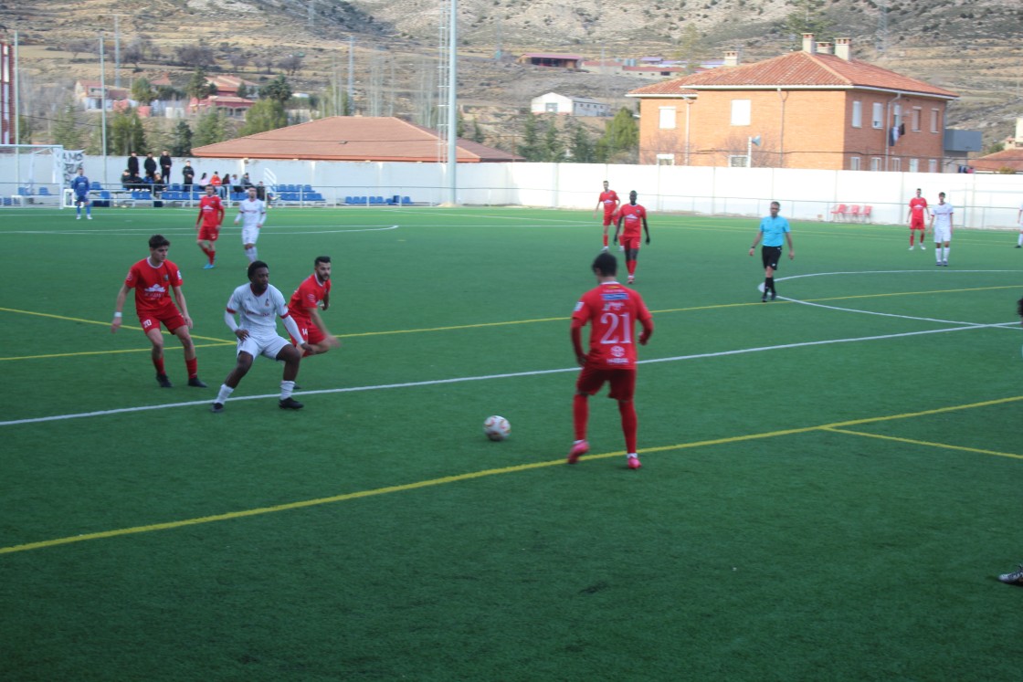 El Utrillas se rehace de una primera parte floja para remontarle al Fraga (2-1)