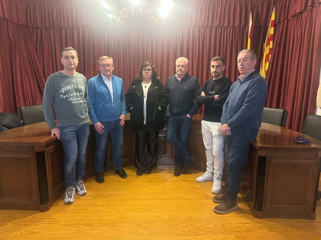 El presidente de la Diputación de Teruel condena los insultos a la alcaldesa de Mazaleón en el pleno del pasado martes