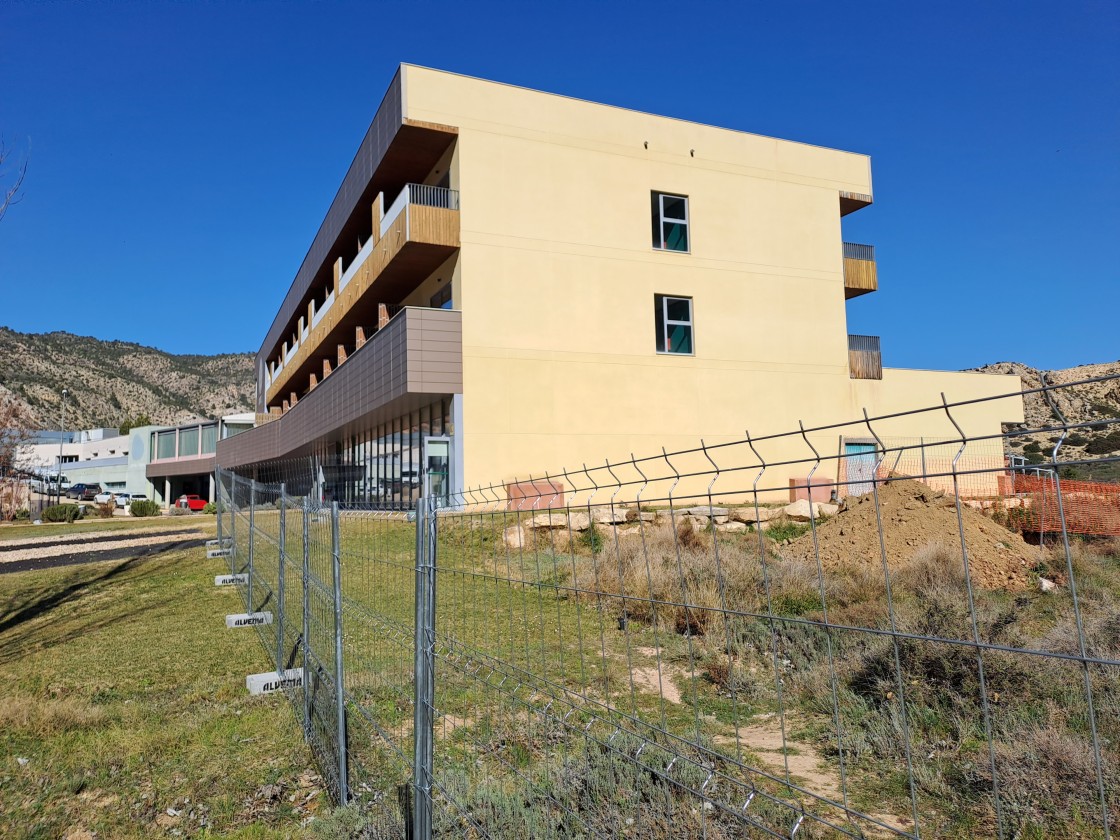 Arrancan una década después las obras  de ampliación del hotel-balneario de Ariño