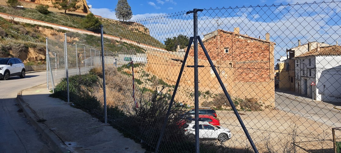 Andorra valla  dos terraplenes por seguridad en la Horca y la avenida Alcorisa