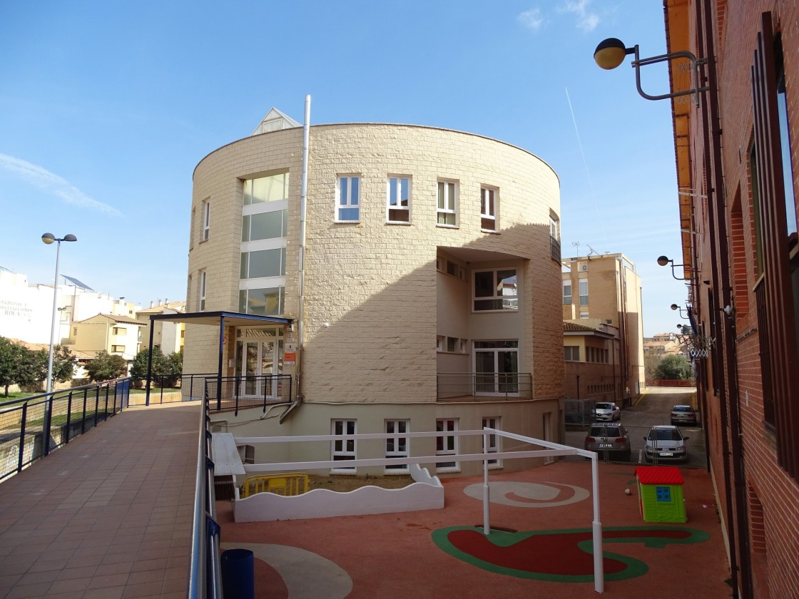 Alcorisa mejora la envolvente térmica del edificio redondo, sede de la guardería