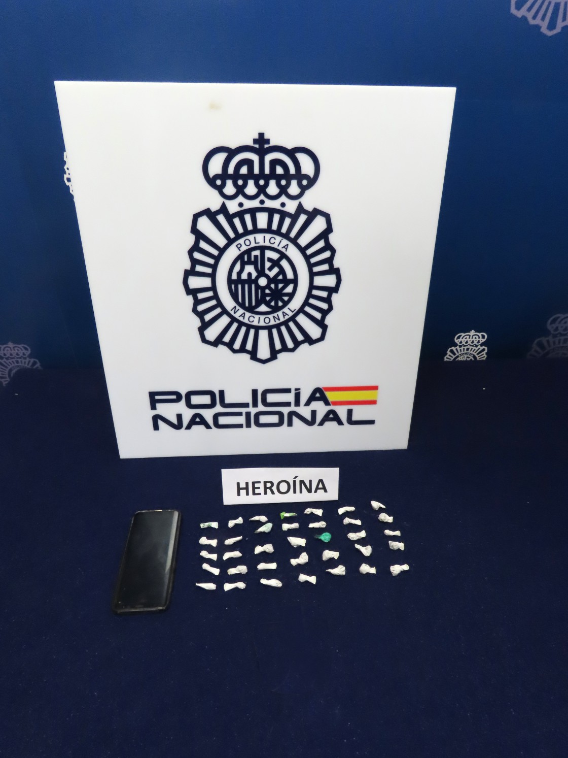 Un detenido con 35 papelinas de heroína en el dispositivo de la Policía Nacional por Las Bodas de Isabel