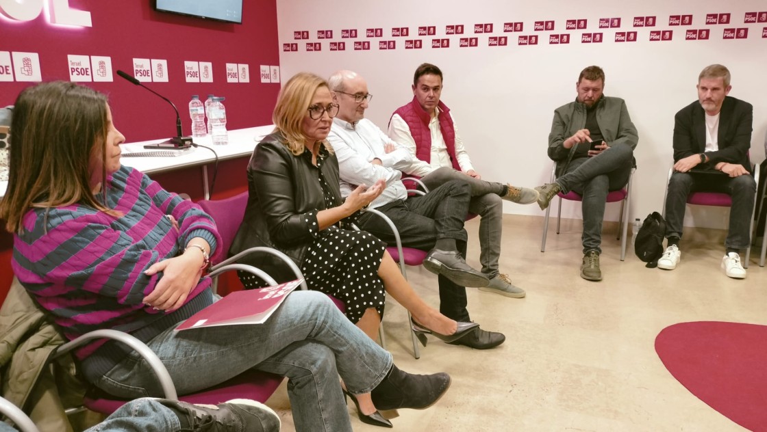 El PSOE de Teruel exige a Azcón que acepte la condonación de la deuda para mejorar los servicios públicos