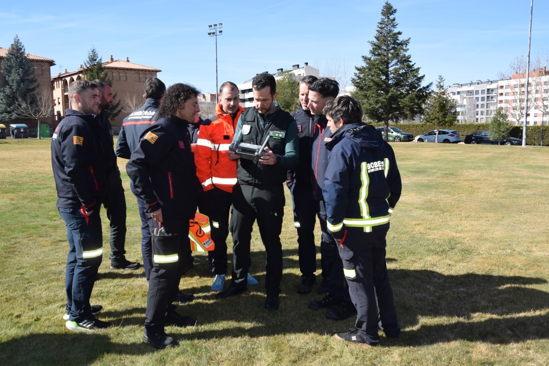 El grupo Pegaso de la Comandancia de la Guardia Civil de Teruel forma  a bomberos de Huesca y Zaragoza