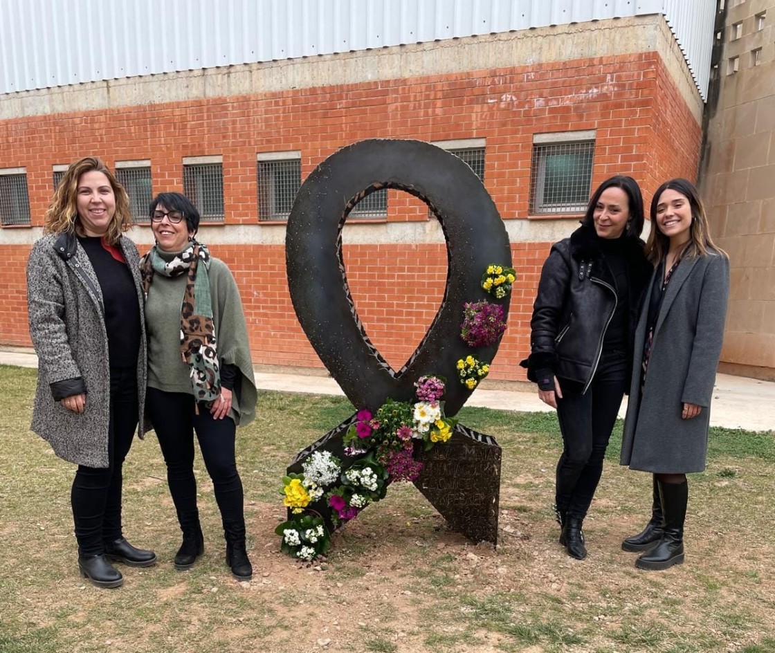 Mas de las Matas estrena un monumento en favor de la lucha contra el cáncer