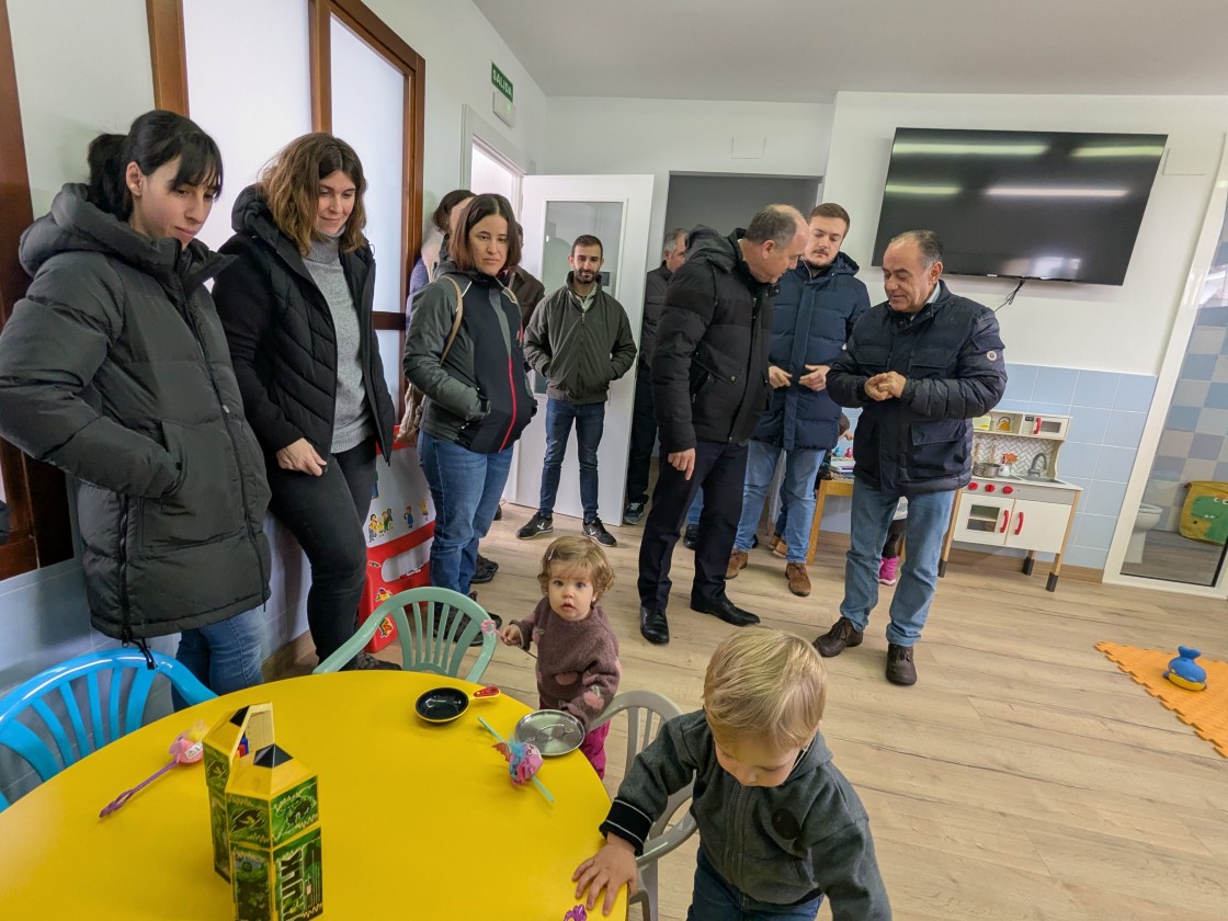 Orihuela abre una escuela infantil para ayudar a las familias en la conciliación